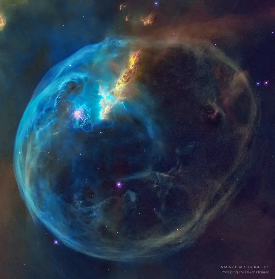 哈勃望远镜拍摄的美丽气泡星云