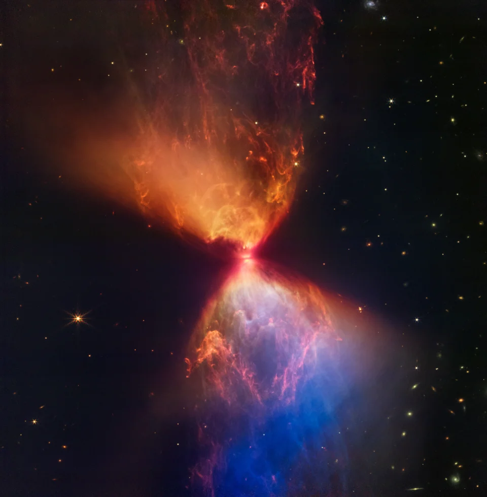 韦伯望远镜最新拍摄“沙漏状”星云L1527中的原恒星