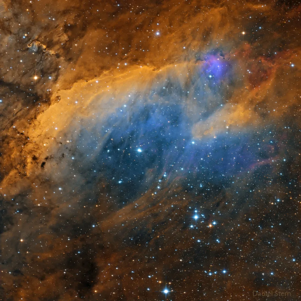 天蝎座壮观美丽的斑节虾星云IC 4628