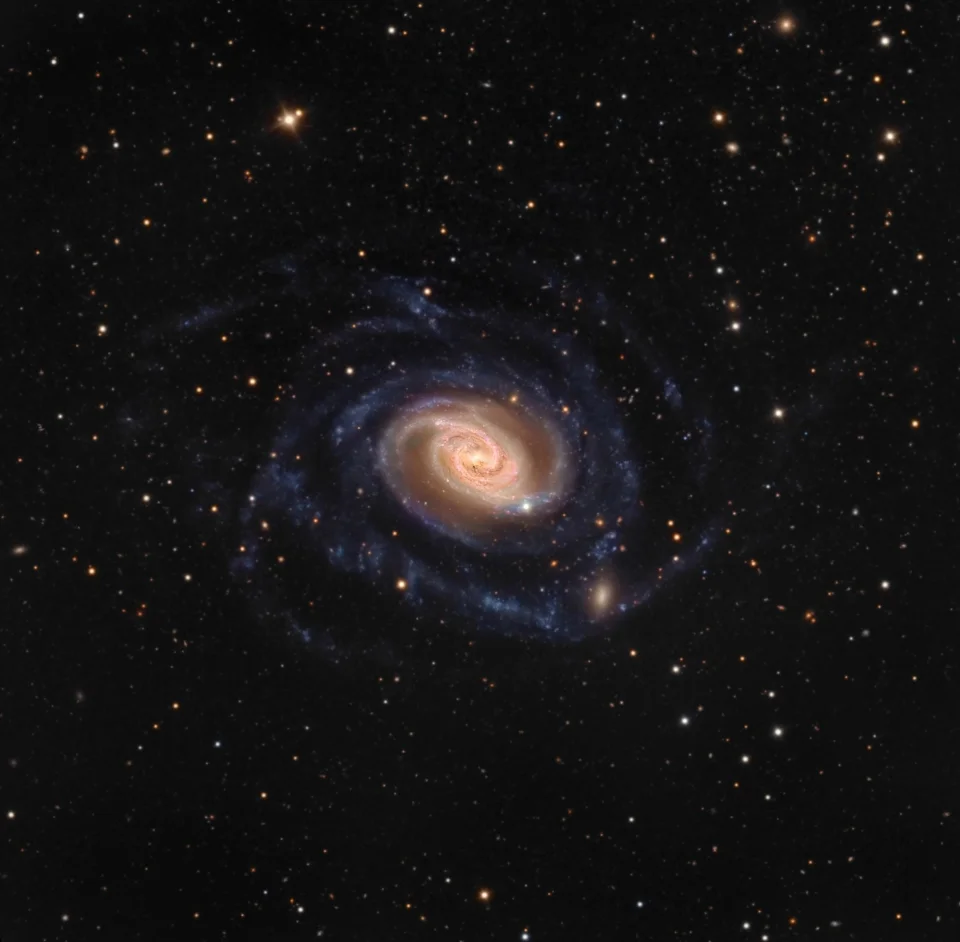 美丽的螺旋星系NGC 289