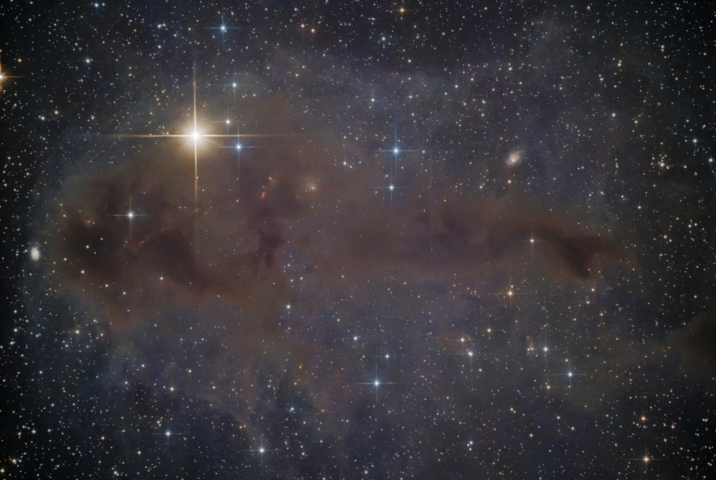 壮观的林茨暗星云1251
