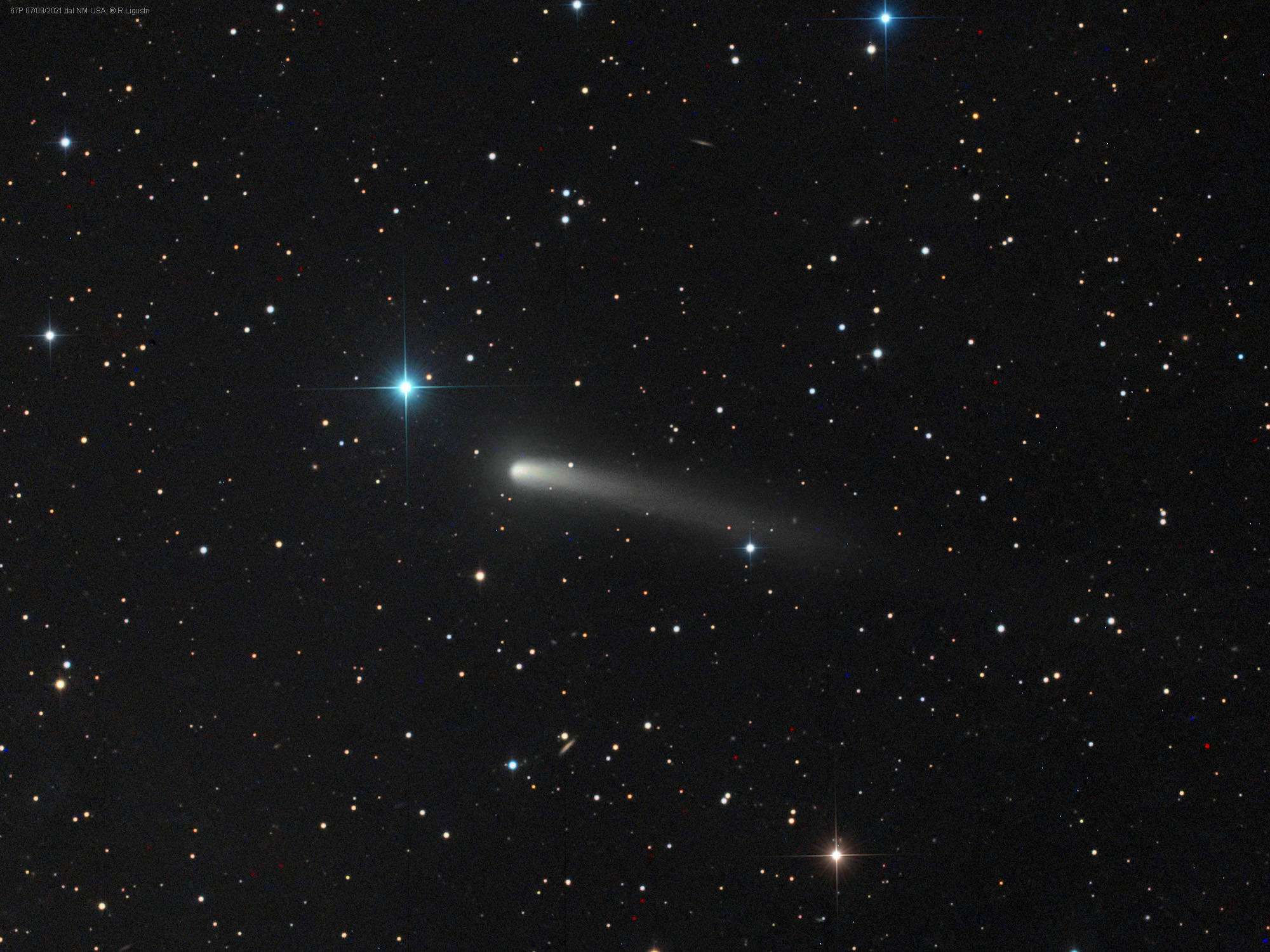 罗塞塔彗星进入视野，丘泽彗星掠过金牛座方向的背景恒星前方