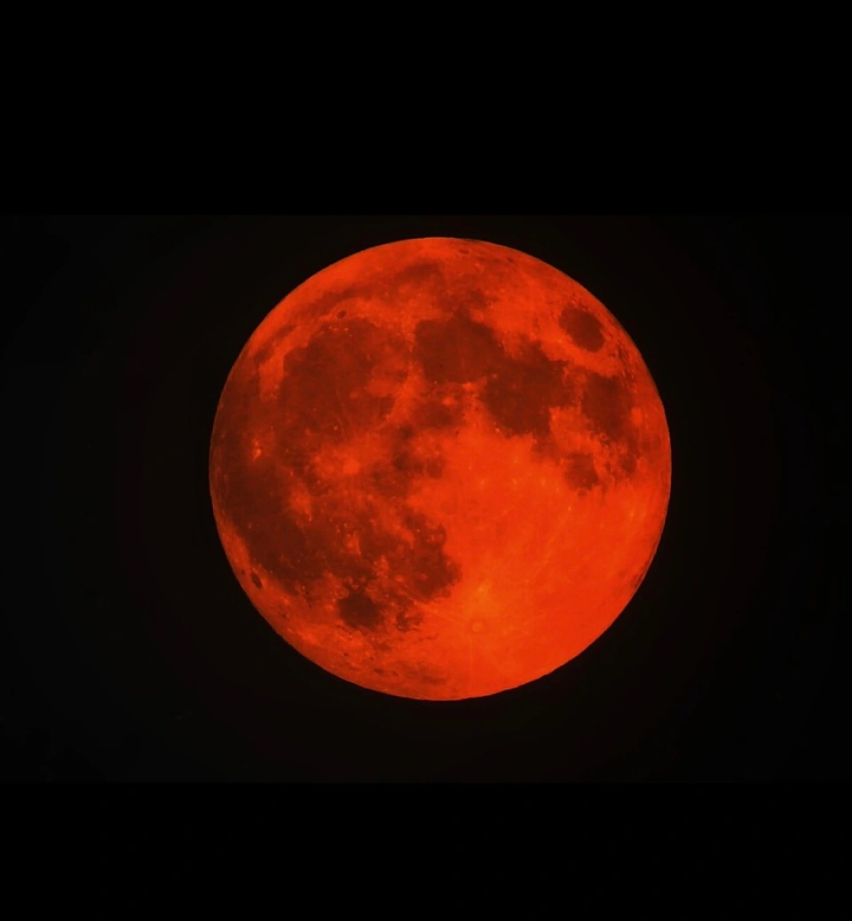 红色的月亮