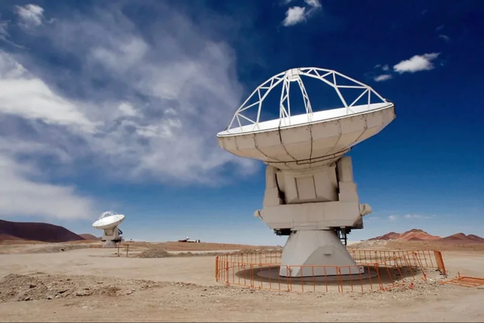 ALMA-射电望远镜构成的天文干涉仪